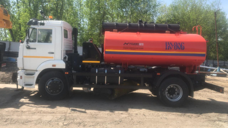 Специальная комбинированная дорожная машина КАМАЗ КО-806-01